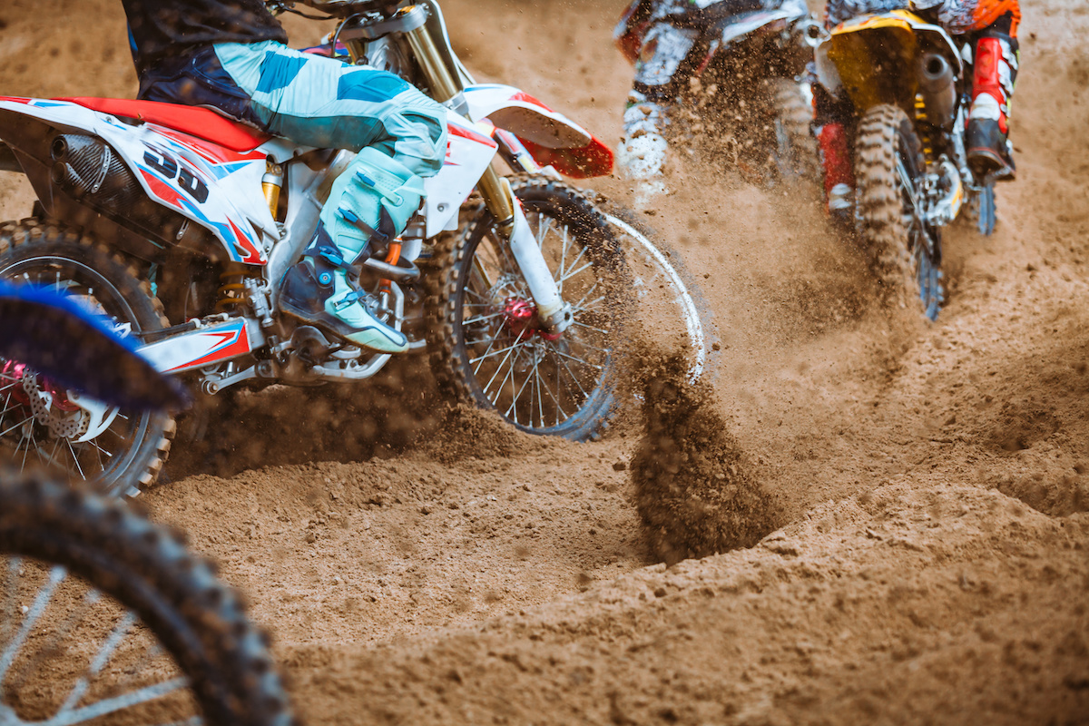 dirt bike racing