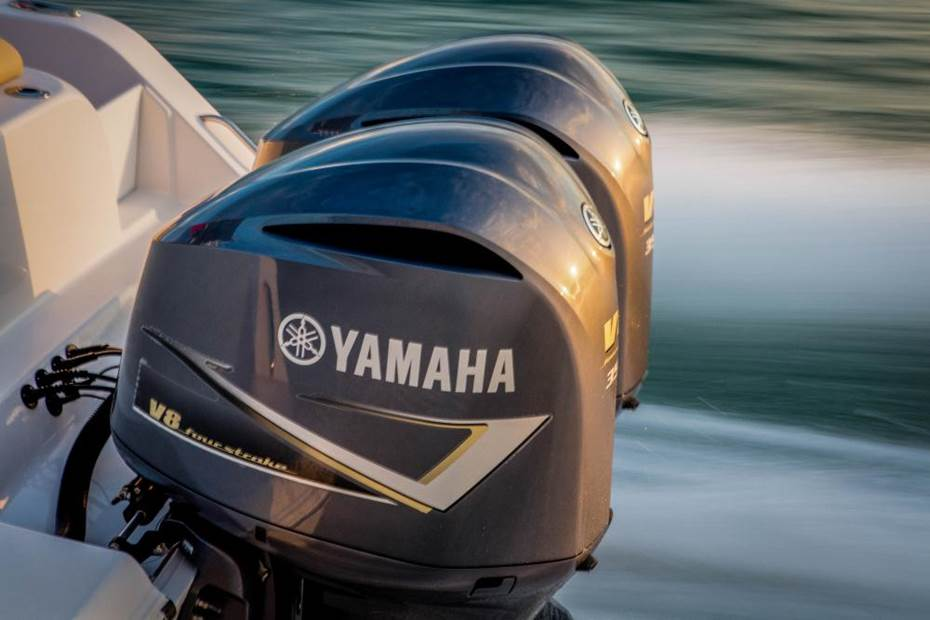 Flushing Yamaha Outboard Enignes Eric's Outboard - Marine Service Inc.  Miami, FL (305) 251-4067