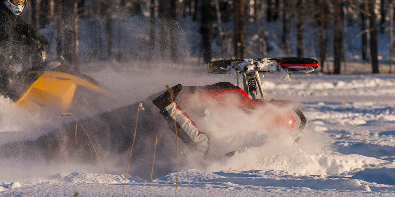 is-snowmobiling-dangerous