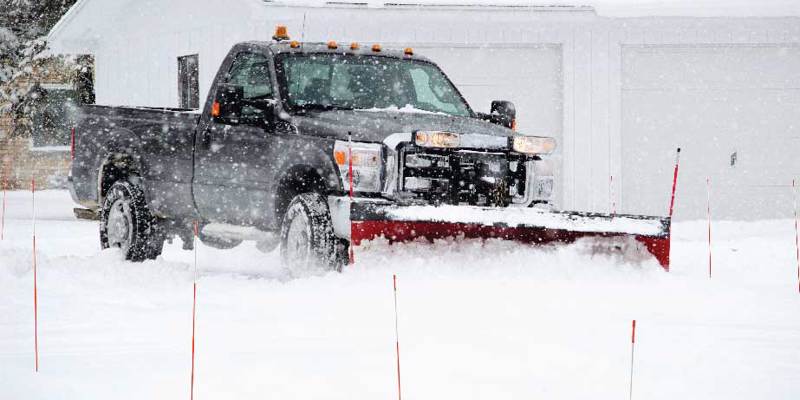 How to Streamline Snow Removal With Driveway Markers [10 Tips from