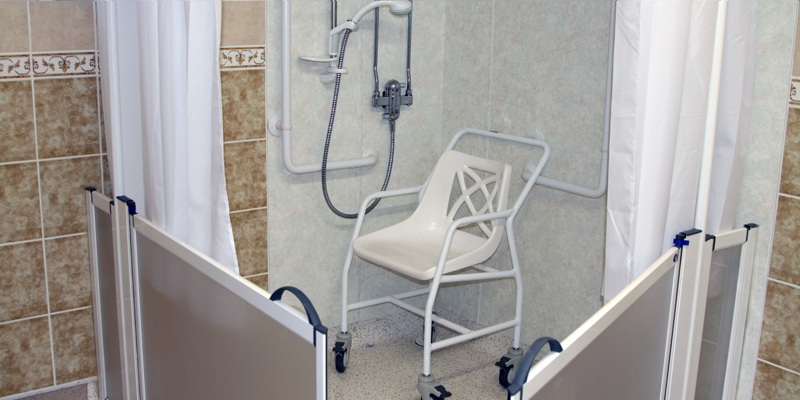 bathroom chairs for showers