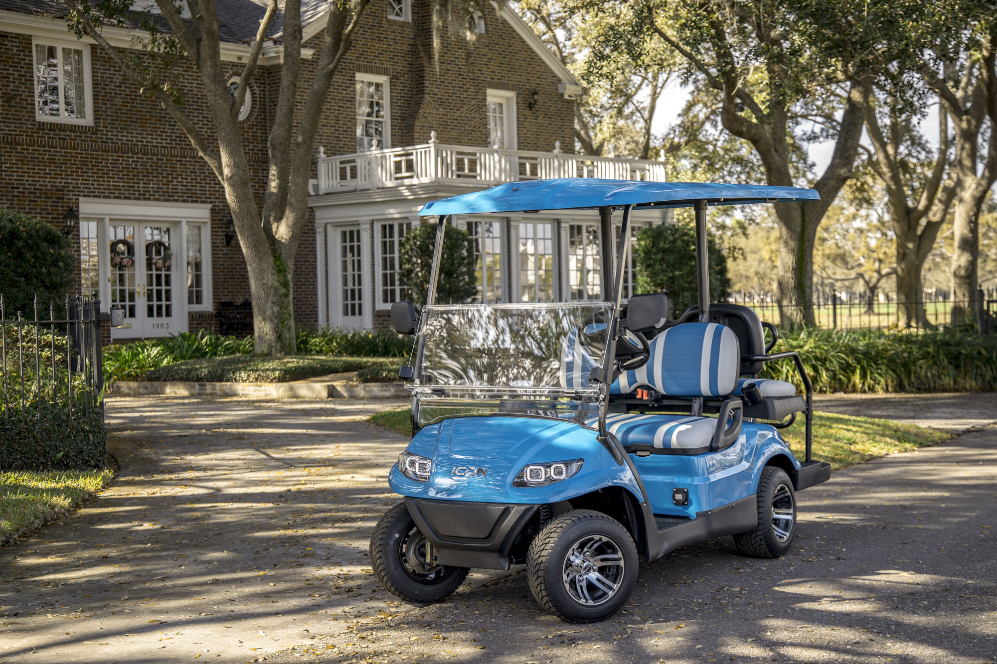 golf-carts-vs-utvs-icon-superstore