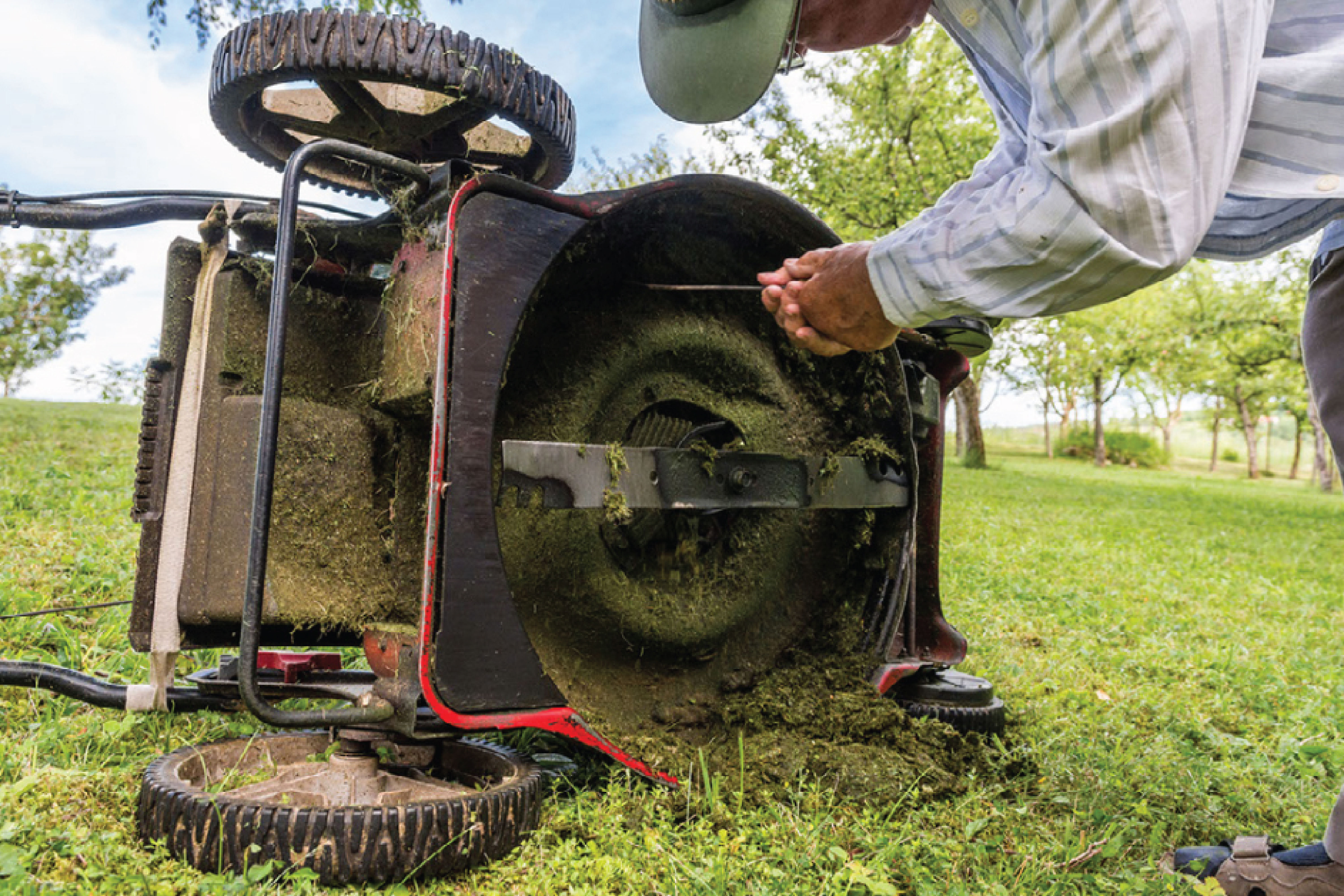 Mower cleaning new arrivals